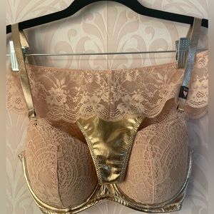 NWT Victoria’s Secret dream angel bra and thong set. 32DD bra. Medium panty